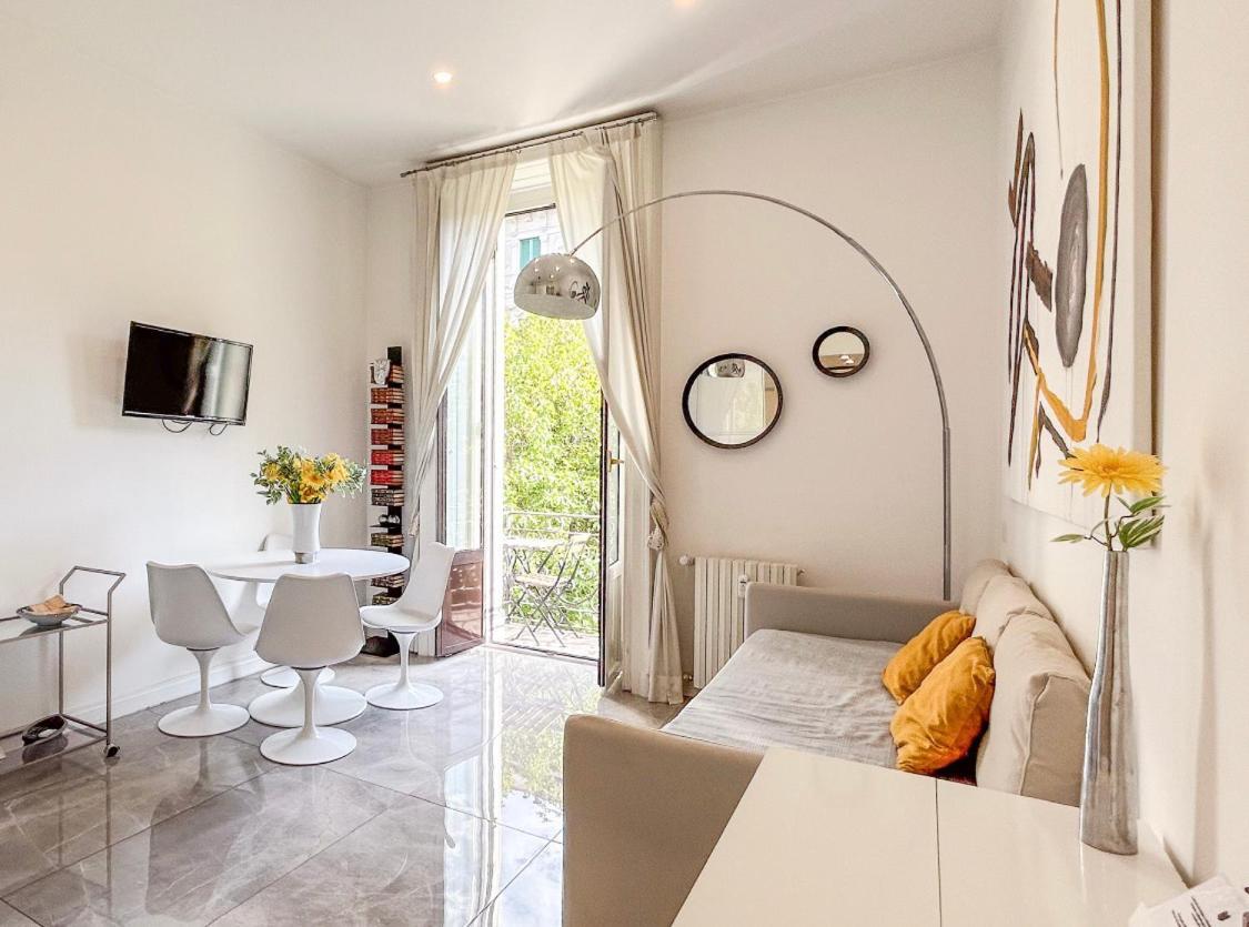 Casa Alberto Da Giussano, Elegante Bilocale In Centro Con Balcone Sul Parco มิลาน ภายนอก รูปภาพ
